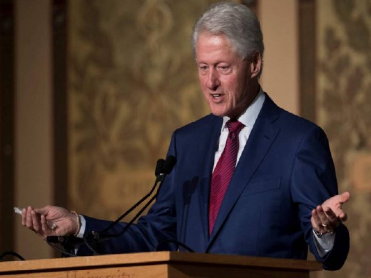 Expresidente de EEUU Bill Clinton fue hospitalizado por infección