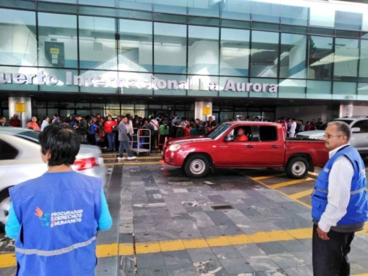 Guatemala: Al menos 1.000 pasajeros afectados por tensión en La Aurora