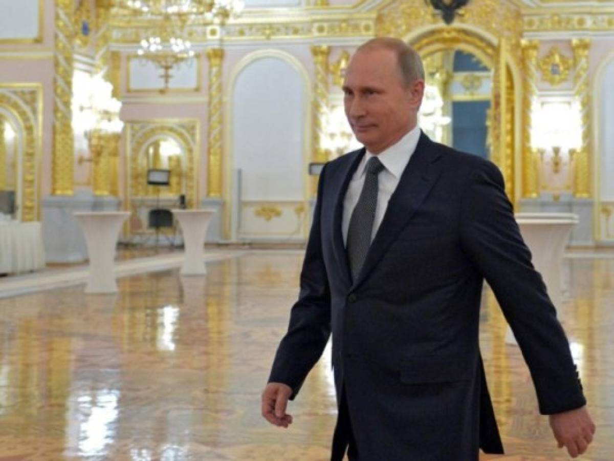 Putin acusa a Occidente de querer frenar a Rusia