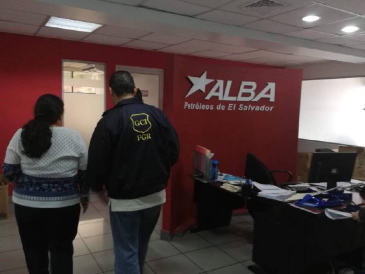 El Salvador: Fiscalía allana oficinas de Alba Petróleos por lavado de dinero