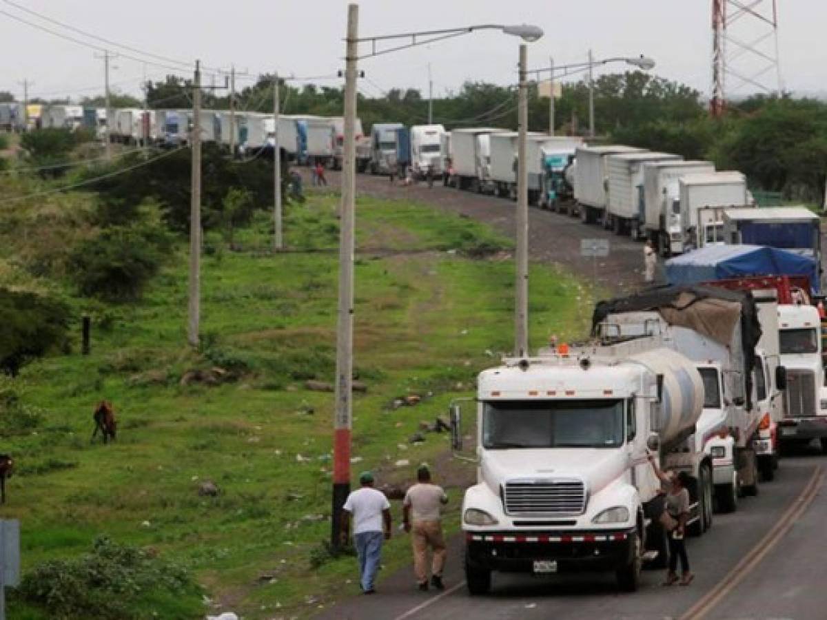 Tránsito en Centroamérica se redujo 50% por crisis nicaragüense