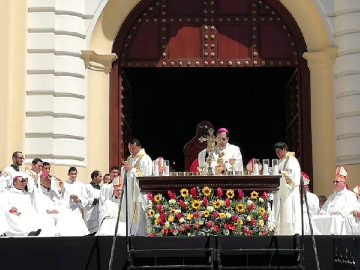 Iglesia salvadoreña pide perdón por ataques a monseñor Romero