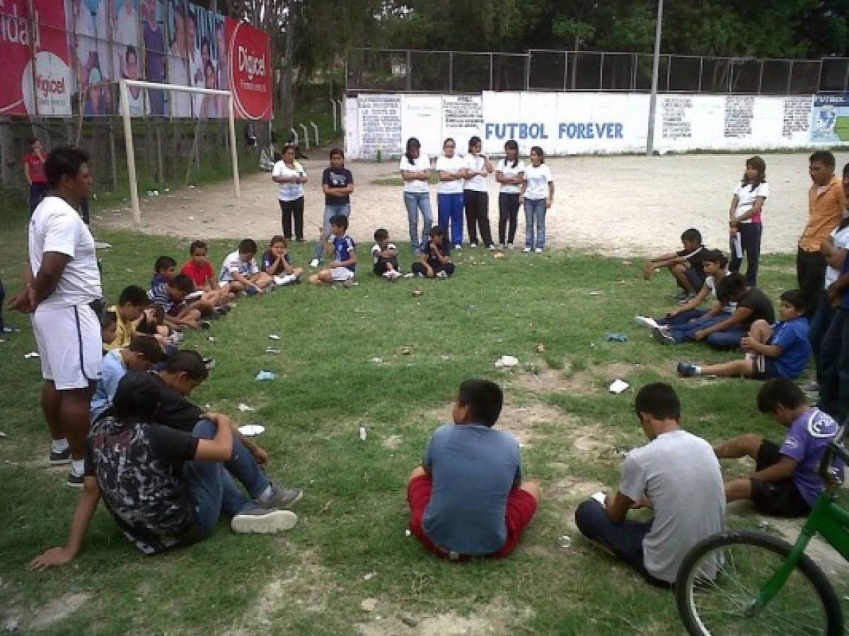 El Salvador: hoy, call conference entre Francisco y joven de La Campanera