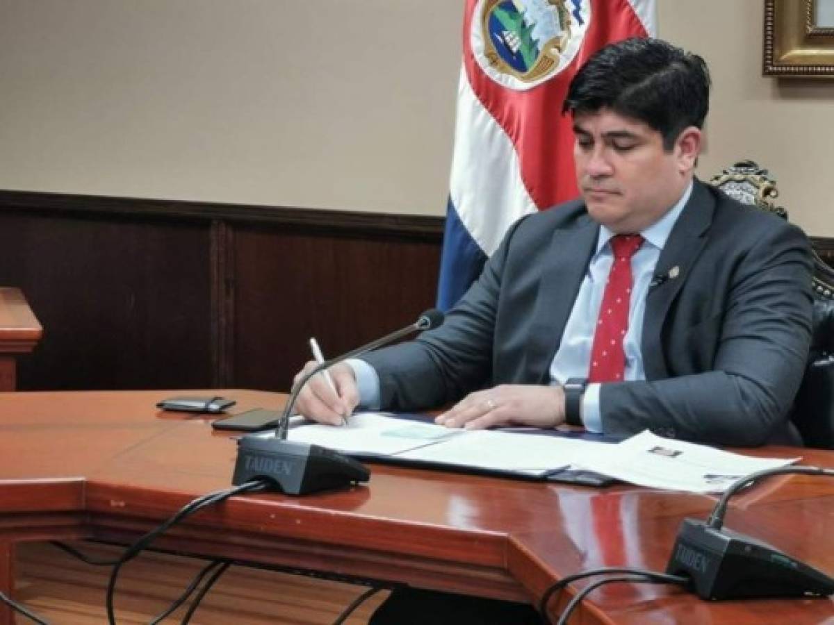 Gobierno de Costa Rica da garantías a préstamos bancarios para reactivar la economía  