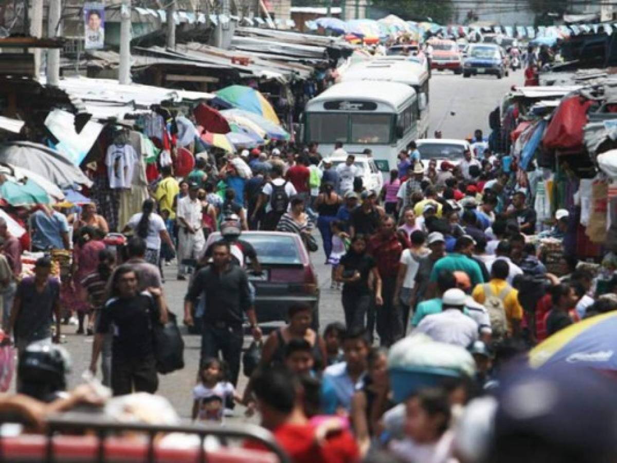 Políticas en mercado laboral hondureño acentúan la informalidad