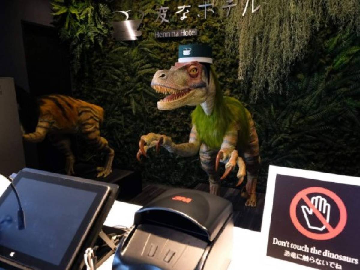 En un hotel de Japón, los recepcionistas son robots dinosaurios