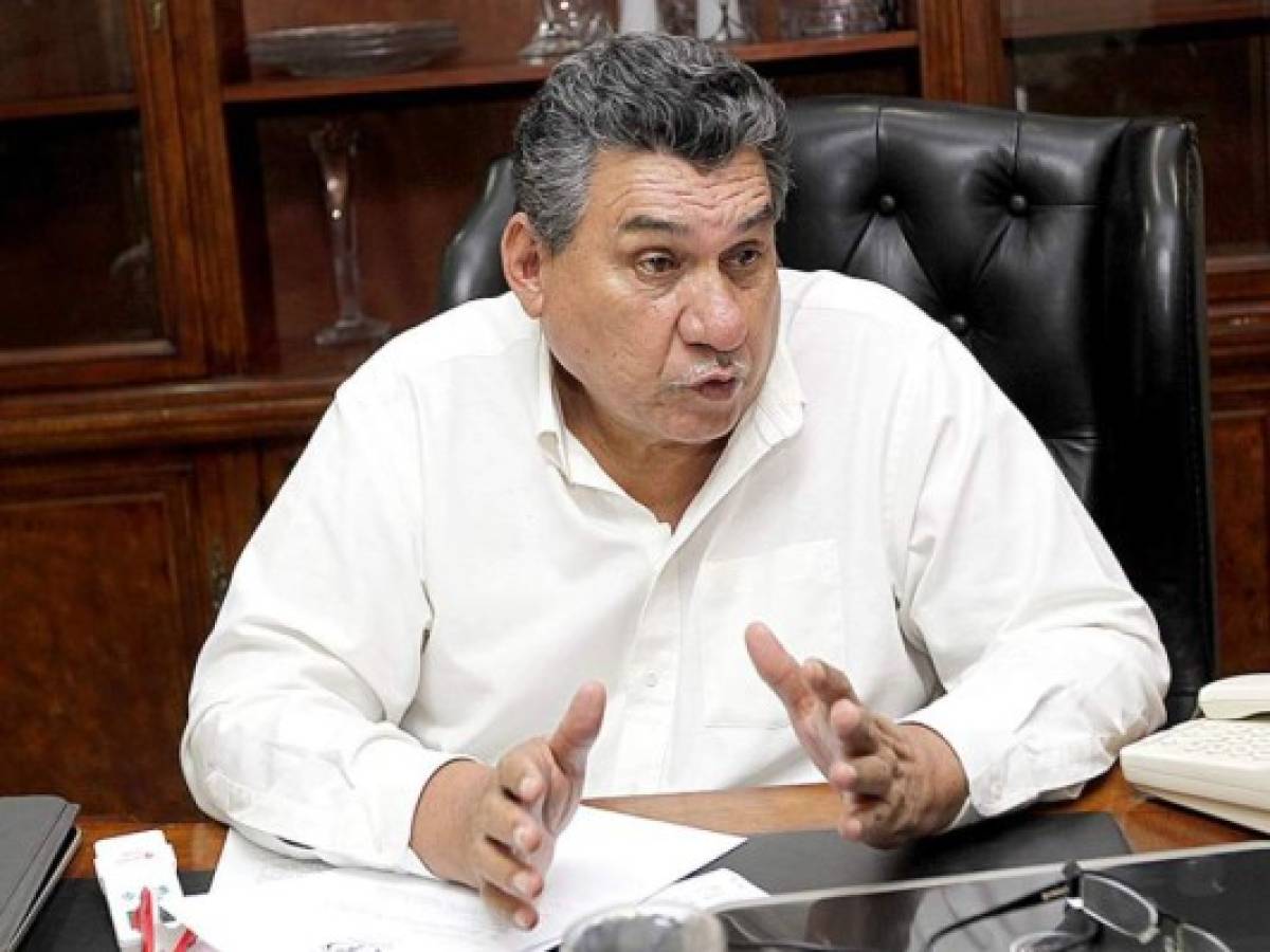 Arrestan a ex jefe de fiscales en Honduras