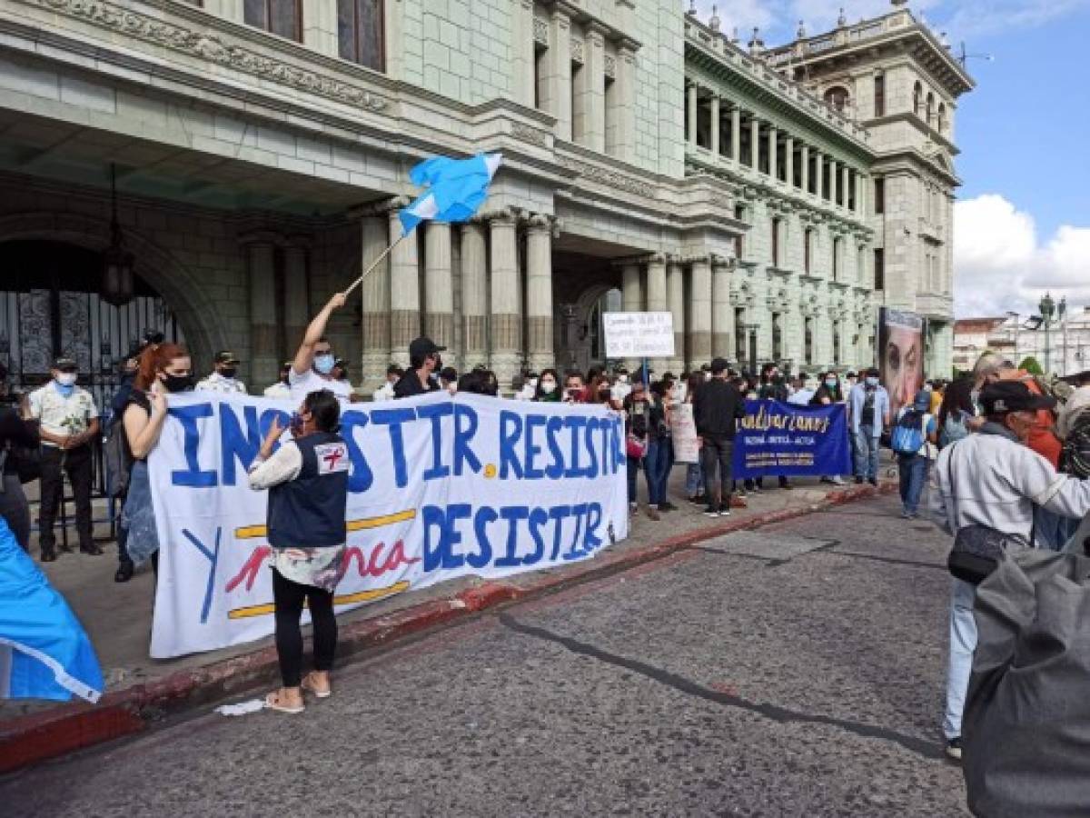 Miles vuelven a manifestarse contra corrupción en Guatemala