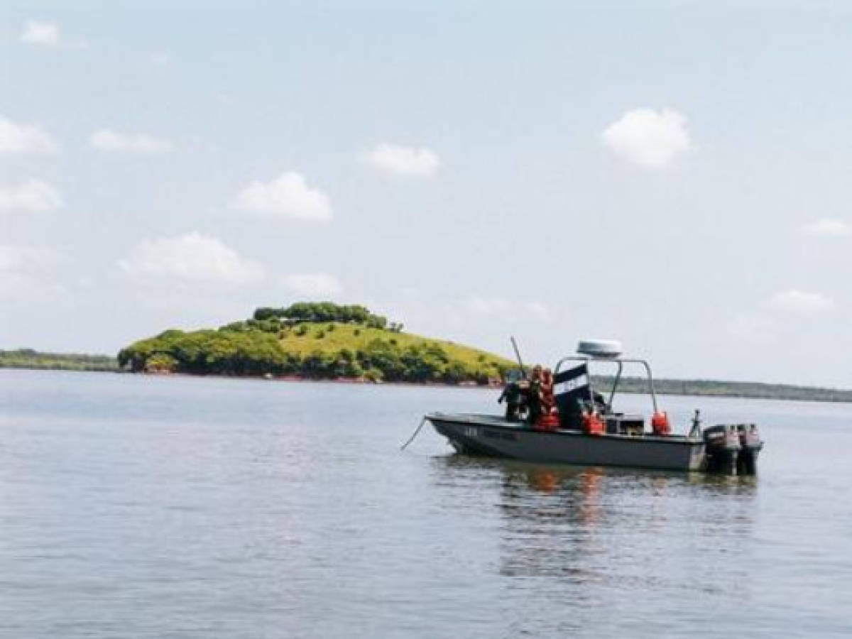 Honduras captura a periodistas salvadoreños en Isla Conejo