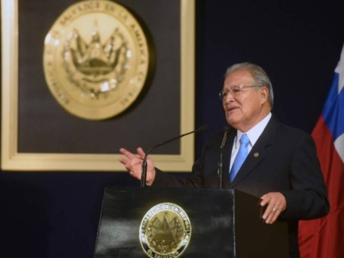 El Salvador: Piden investigar a presidente Sánchez Cerén y otros funcionarios por crímenes de guerra