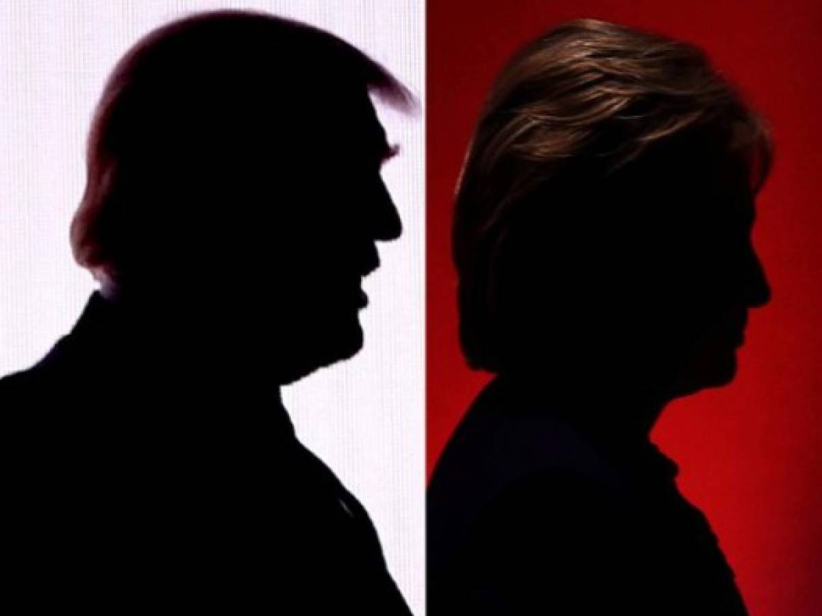 Clinton y Trump llegan parejos al primer debate