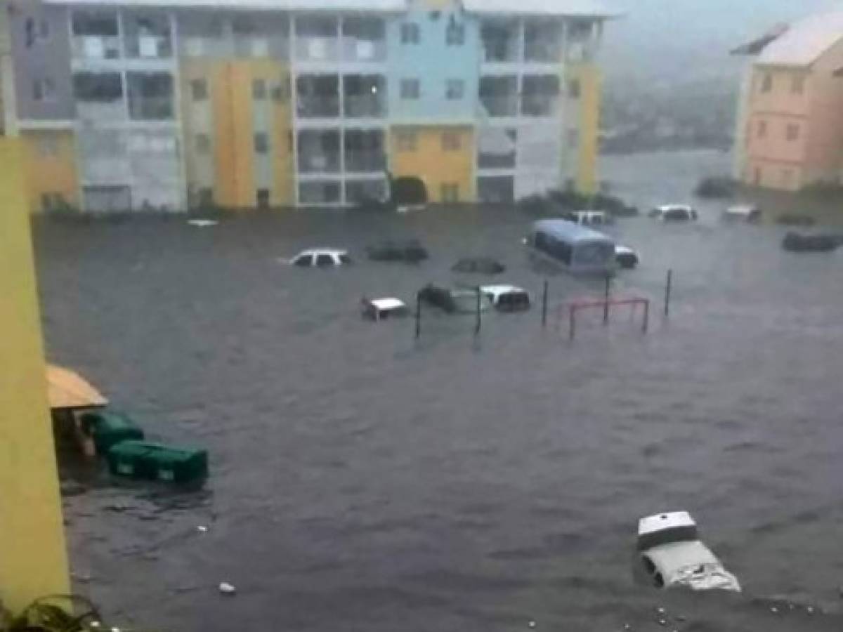 El huracán Irma lleva muerte y destrucción al Caribe, en trayectoria a la Florida