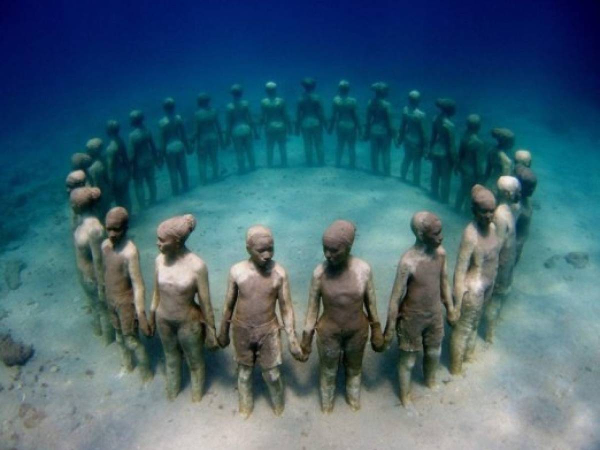 Esculturas bajo el agua en Cancún