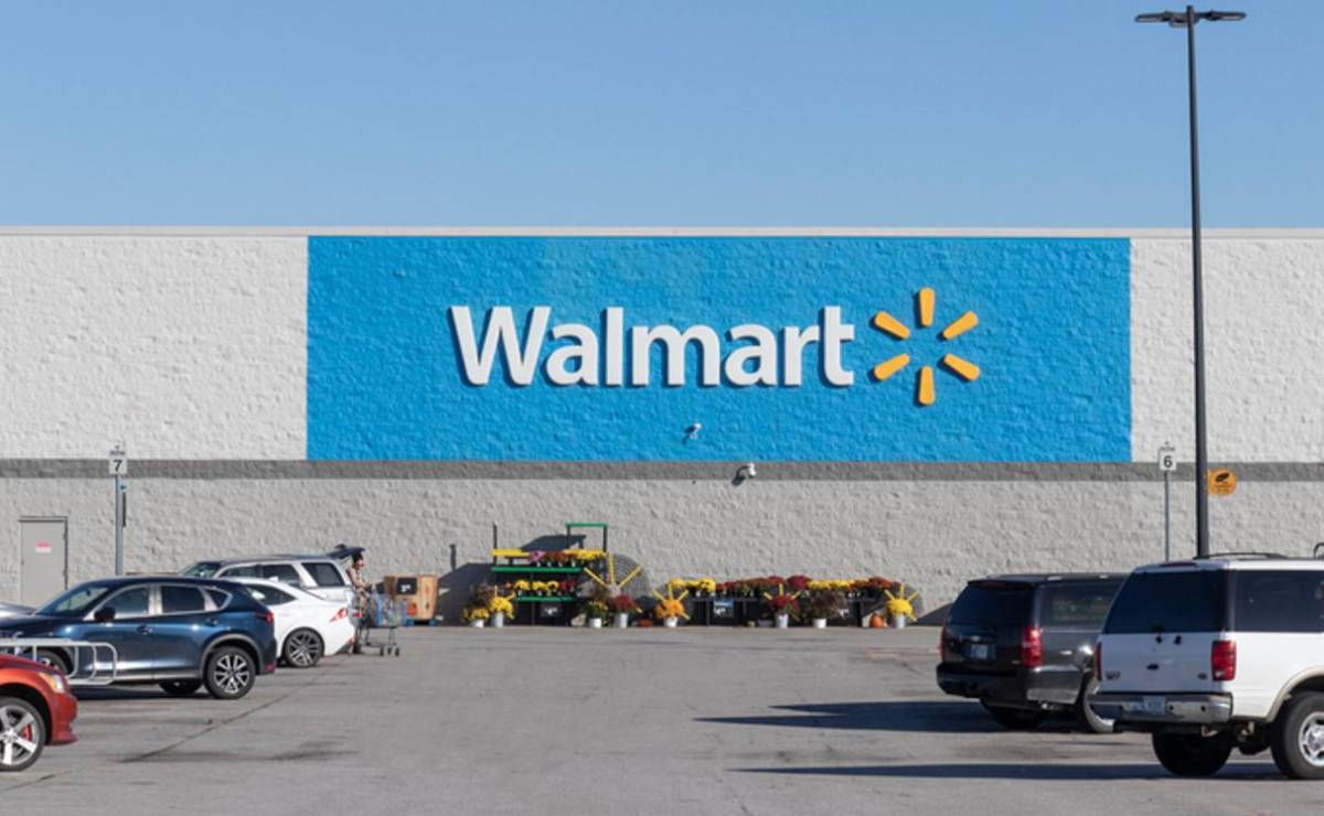 <i>El gigante minorista Walmart se convirtió en el primer distribuidor tradicional en alcanzar el billón de dólares de capitalización bursátil. Foto de EFE</i>