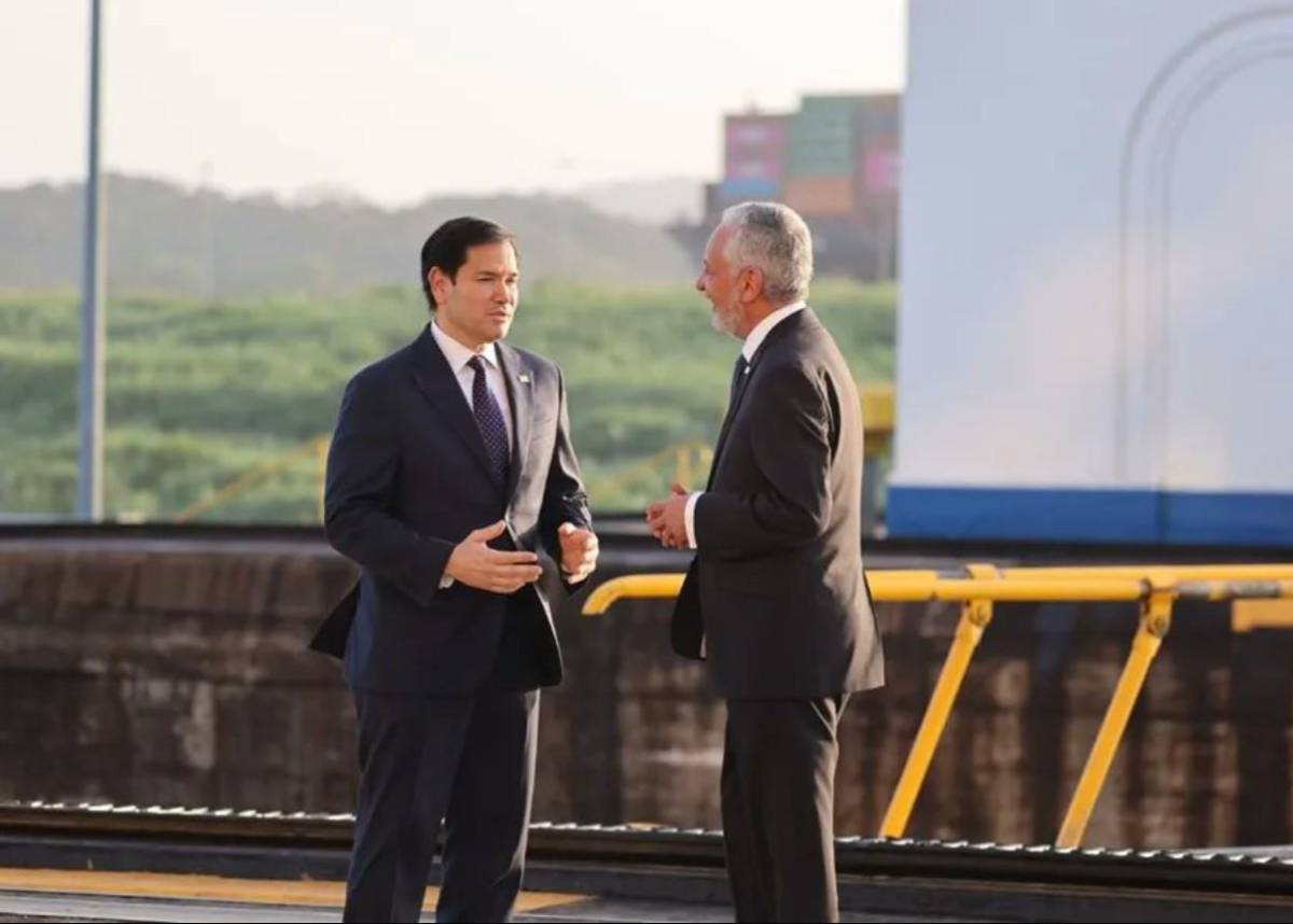 Autoridad del Canal de Panamá trabajará con marina estadounidense para 'optimizar tránsito de sus buques'