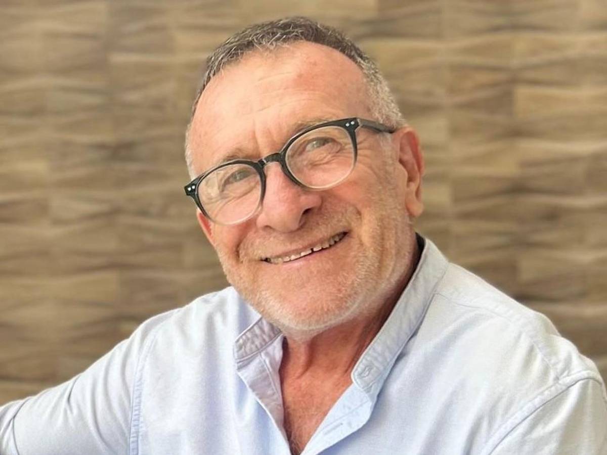 <i>El liderazgo se revela en lo que las personas son capaces de hacer, pensar y decidir cuando nosotros damos un paso atrás., sostiene el experto David Wais.</i>