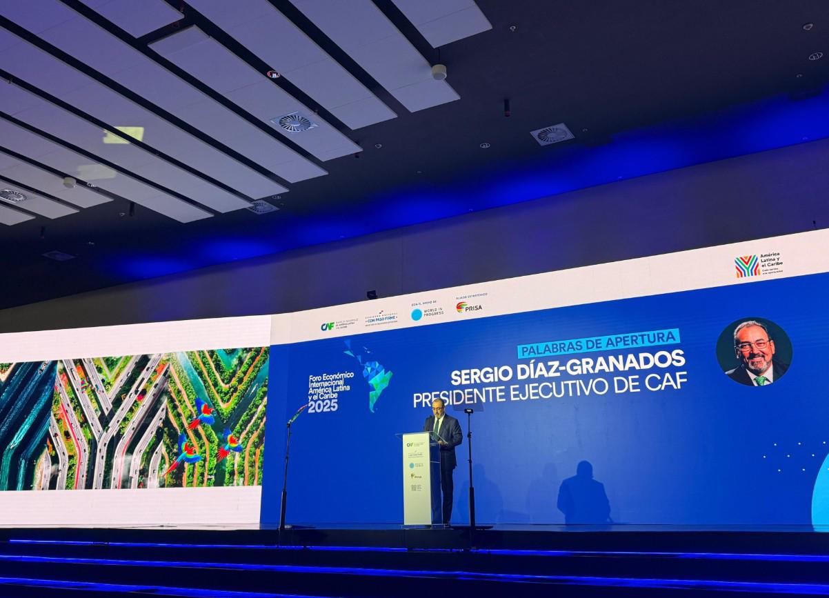 <i>Somos una región profundamente imperfecta, pero en paz. Compleja, pero llena de potencial., dijo el presidente del CAF, Sergio Díaz-Granados. FOTO @AgendaCAF</i>