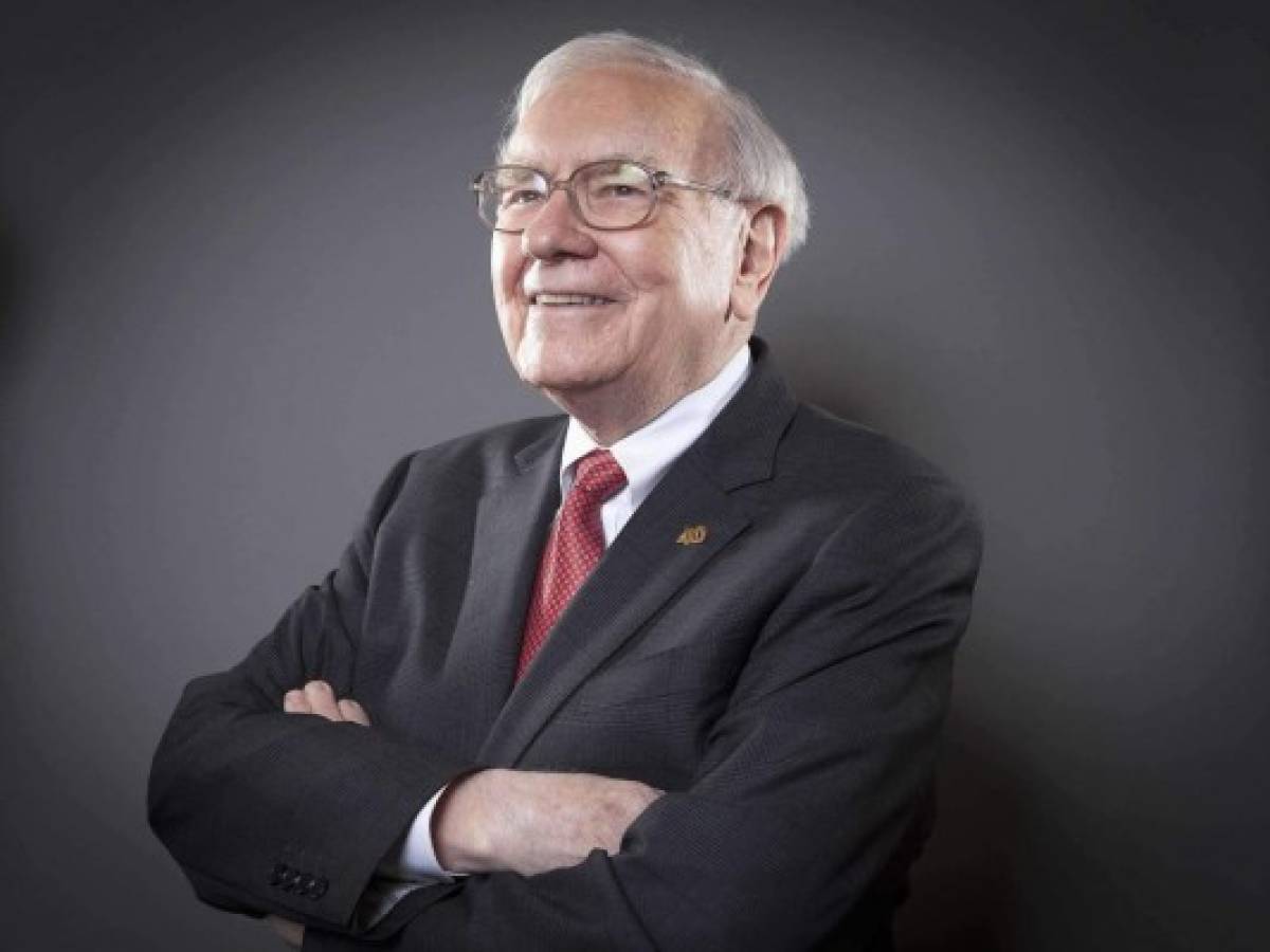 Warren Buffett dice lo que deberías hacer con cualquier dinero extra que recibas