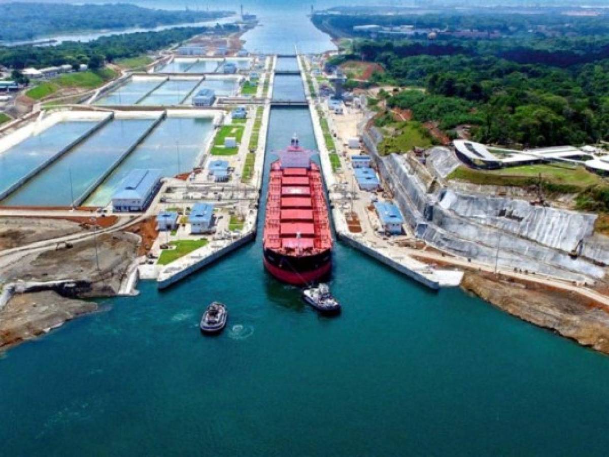 Canal de Panamá experimenta reajuste en sus ingresos