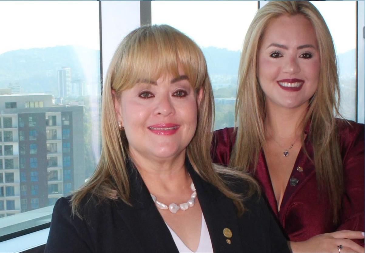 “Creo profundamente en el trabajo bien hecho, en la palabra cumplida y en construir vínculos que trasciendan lo transaccional”, subraya Leticia Escobar, socia de su hija María Fernanda en Alpha. (Foto: Cortesía)