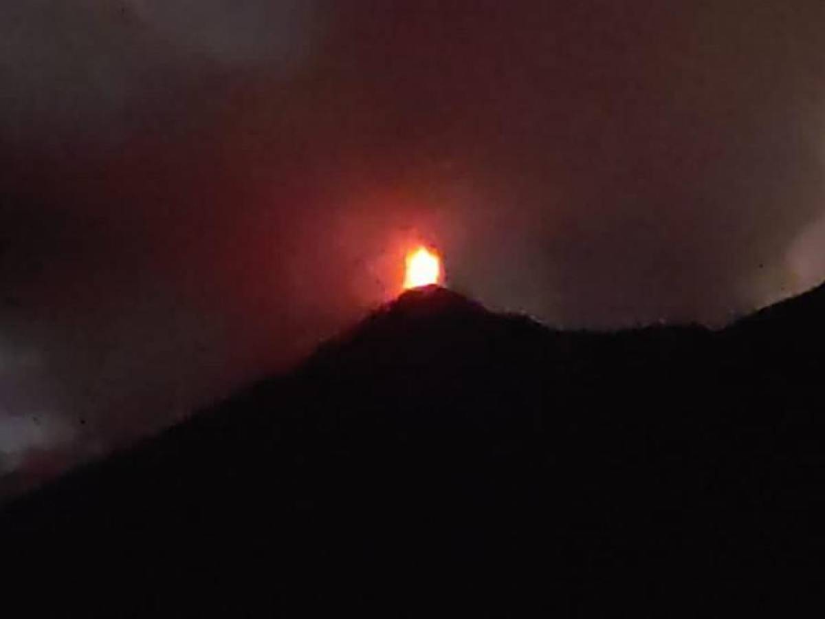 Guatemala: Volcán de Fuego aumenta actividad, autoridades monitorean