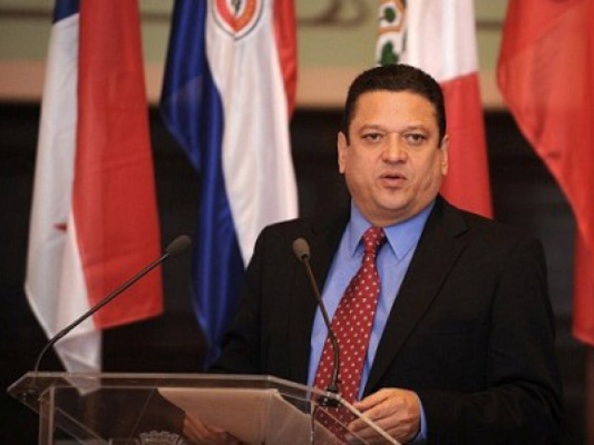 Costa Rica: candidato oficialista lidera encuestas electorales