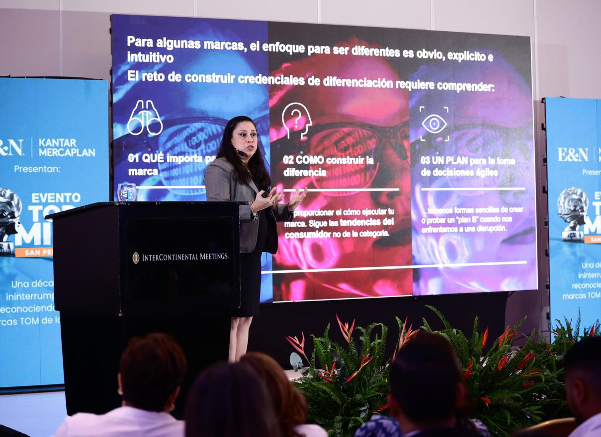 <i>Cristimaría Salgado, BrandTek and Solutions Director de Kantar Mercaplan, fue la responsable de compartir las Tendencias de Marketing: Revelando las fuerzas que darán forma al futuro. YOSEPH AMAYA.</i>