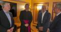 <i>El gobernante fue recibido por el jefe de Protocolo del Ministerio de Relaciones Exteriores de Italia, Bruno Pasquino, y por monseñor Javier Domingo Fernández González, jefe de Protocolo de la Secretaría de Estado de la Santa Sede. Foto de cortesía</i>