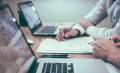 Seis de las ocho regiones soberanas tienen perspectivas deterioradas, lo que refleja pronósticos de crecimiento económico más débiles vinculados al aumento de los aranceles y la incertidumbre política. Foto de iStock