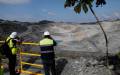 Los que también están pendientes de una decisión sobre la mina son los alrededor de 7.400 trabajadores con los que contaba antes de su cierre. Foto de EFE