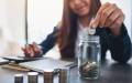 Experta: La principal fuente de estrés para las mujeres es el dinero