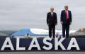 <i>US President Donald Trump (R) and Russian President Vladimir Putin pose on the podium on the tarmac after they arrived to attend a meeting at Joint Base Elmendorf-Richardson in Anchorage, Alaska, USA, 15 August 2025. (Rusia) EFE/EPA/GAVRIIL GRIGOROV/SPUTNIK/KREMLIN POOL / POOL MANDATORY CREDIT</i>