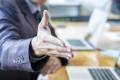 <i>Las entrevistas no sirven únicamente para que la empresa evalúe al candidato; también representan una oportunidad para que las personas descubran si realmente existe compatibilidad con la organización. ijeab / Getty Images/iStockphoto</i>