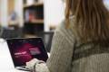 <i>Una mujer consulta la página web de LatamGPT este martes, en Santiago (Chile). Latam GPT se convertirá este septiembre en el primer modelo de lenguaje de Inteligencia Artificial (IA) desarrollado desde Latinoamérica y el Caribe, bajo el liderazgo de Chile, con la finalidad de albergar su conocimiento, reflejar su idiosincrasia, y estar al servicio de las iniciativas de la región. EFE/ Elvis González</i>