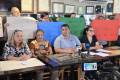 <i>El presidente de la Fundación 15 de Septiembre, Juan Flores (2-d), habla junto a Iris Aguilar (i) y Lesly Mejía (d) durante una rueda de prensa este lunes, en el barrio de la Pequeña Habana en Miami (Estados Unidos). Migrantes pidieron clemencia al presidente estadounidense, Donald Trump, al vencer este lunes el Estatus de Protección Temporal (TPS) de casi 60.000 hondureños y nicaragüenses, lo que los expone a la deportación tras vivir más de 25 años en Estados Unidos. EFE/ Alberto Boal</i>