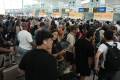 <i>Imagen de archivo de colas en el 'check-in' del aeropuerto de El Prat (Barcelona) debido a un fallo informático a nivel mundial.EFE/Alejandro Garcia</i>