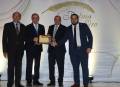 <i>El reconocimiento fue a su liderazgo empresarial, compromiso con la innovación y su impacto en el desarrollo económico del país y la región centroamericana. FOTO CAMARASAL/E&amp;N</i>
