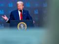 Donald Trump asegura que tiene las intenciones de trabajar con los trabajadores migrantes, por lo que en algunos casos, se les está enviando de vuelta a sus países con un permiso, para que vuelvan legalmente. Foto: EFE