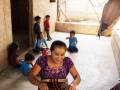 El programa HogaRES transforma más de 25.000 vidas en Guatemala, un piso de concreto a la vez