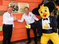 <i>Juan José Gutiérrez, presidente Chairman de CMI Alimentos, junto a Felie Bosch Gutiérrez, presidente Chairman de CMI Capital, durante la inauguración del restaurante 150 de Pollo Campero en Guatemala. FOTO/Cortesía CMI. </i>