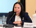 <i>La ministra Alvarado recibe una agenda que exige más inversión y mejores servicios. Su capacidad de sostenerla dependerá de actualizar los ingresos, ordenar el financiamiento y demostrar que el aumento del presupuesto produce beneficios verificables. (Foto: AGN)</i>