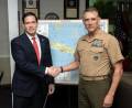 <i>Fotografía cedida que muestra el comandante del Comando Sur de EE.UU. (SOUTHCOM), el general Francis L. Donovan (d), saludando al secretario de Estado, Marco Rubio (i), durante una reunión en Doral, Florida (EE.UU). EFE/ Christopher Bermudez/SOUTHCOM</i>