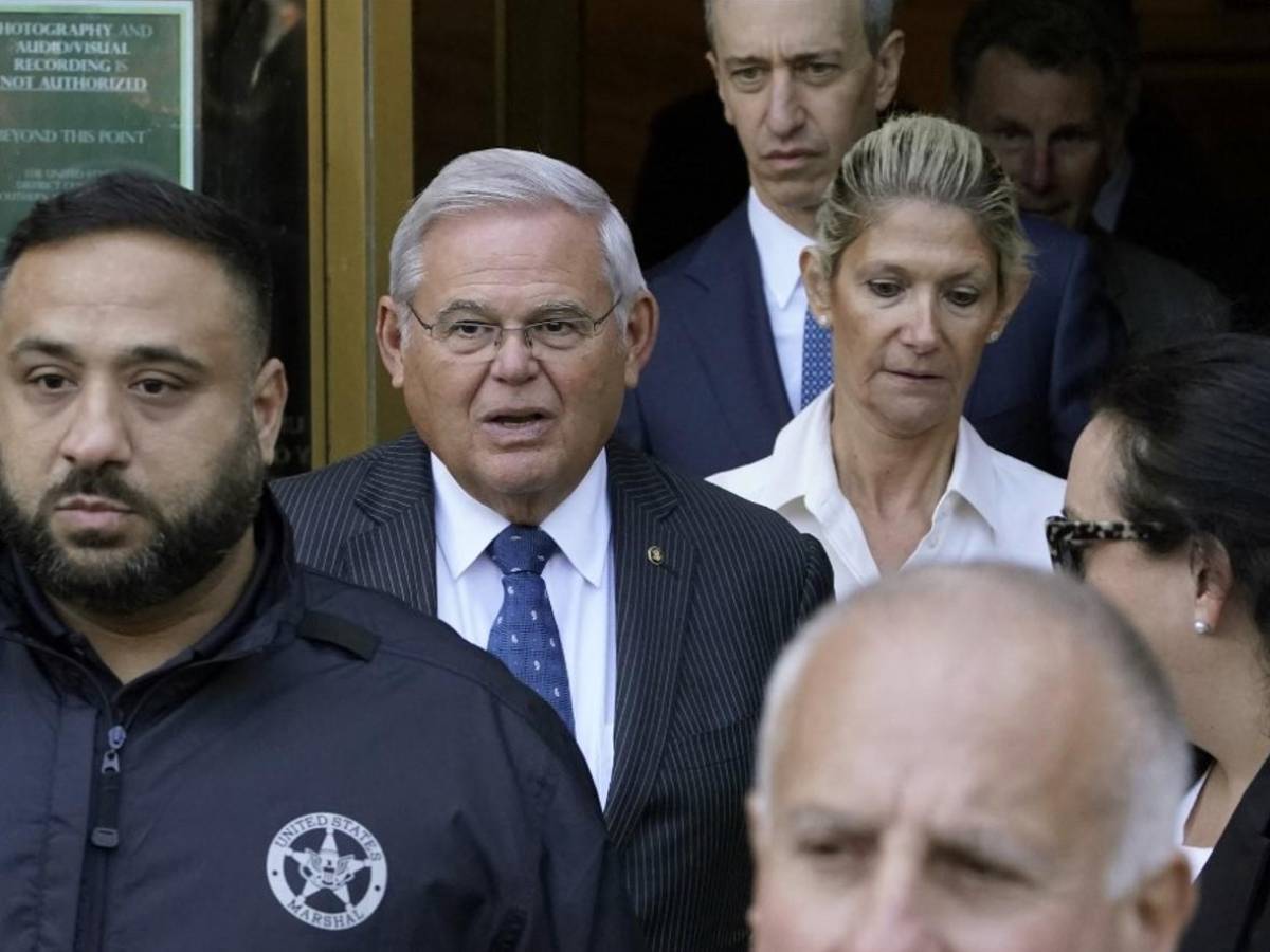 Poderoso senador Bob Menéndez se declara 'no culpable' en corte de EEUU