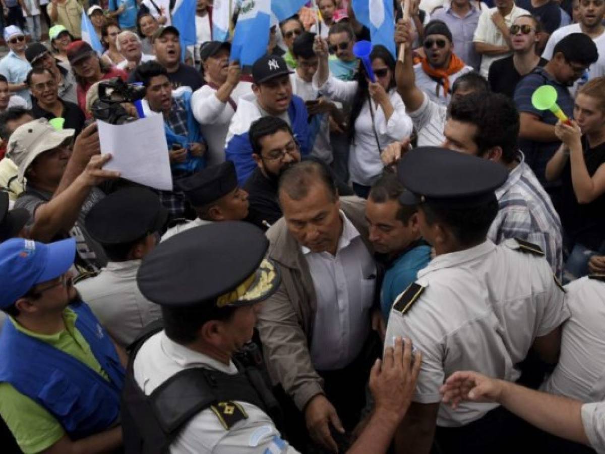 Guatemala: Protestas anticorrupción marcan festejos de independencia