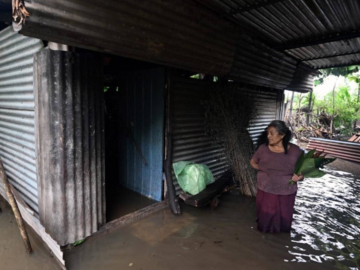 Tormenta Pilar se aleja de Centroamérica tras dejar cuatro muertos