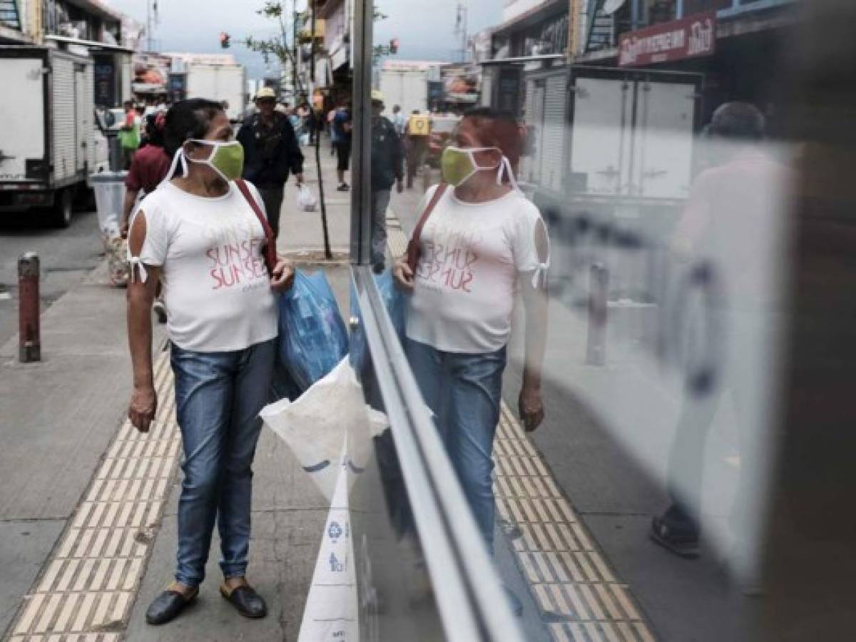 Costa Rica, obligada a cerrar su economía por alza de casos de covid-19