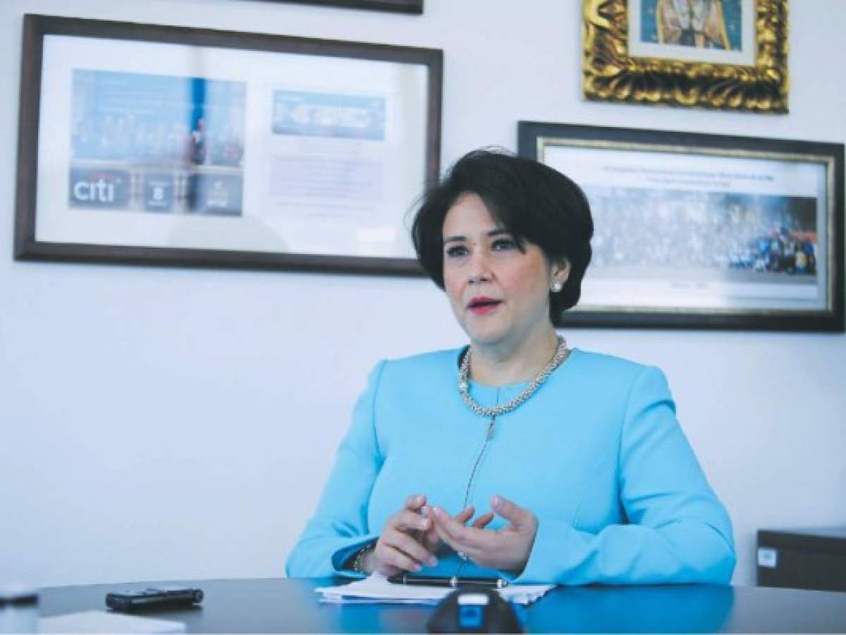Reina Irene Mejía: Banquera de clase mundial, comprometida con las mujeres
