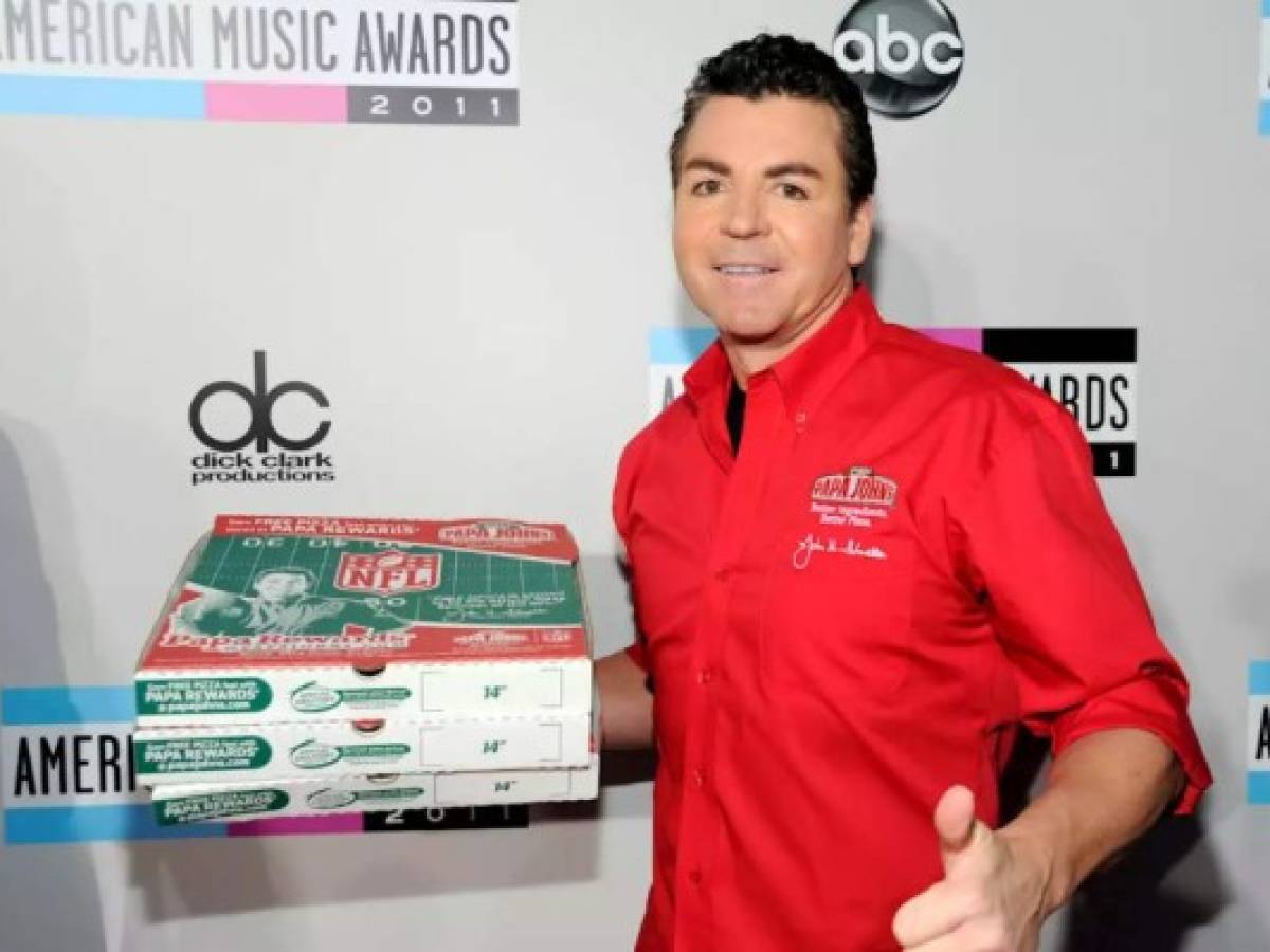 ExCEO de Papa John's come 40 pizzas y critica a la marca