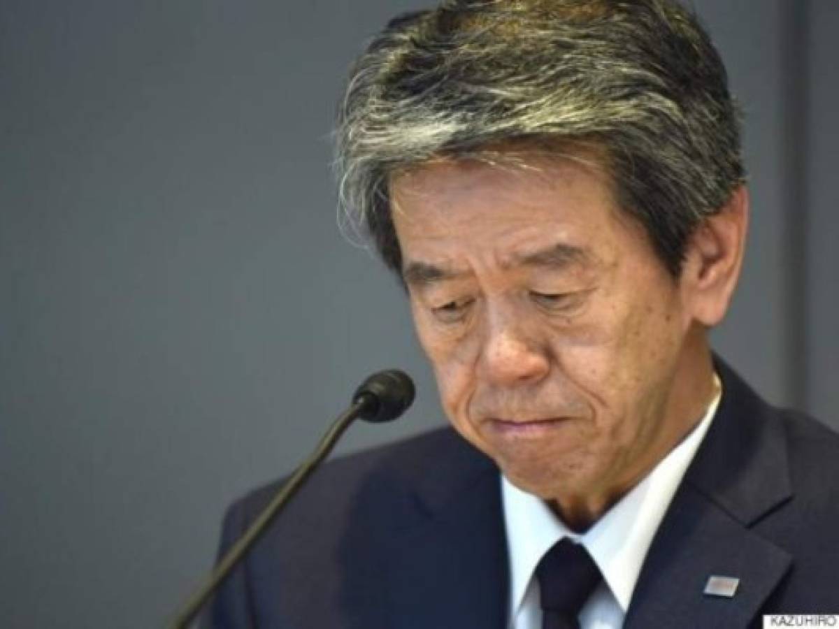 CEO de Toshiba y 8 directivos más renuncian tras escándalo