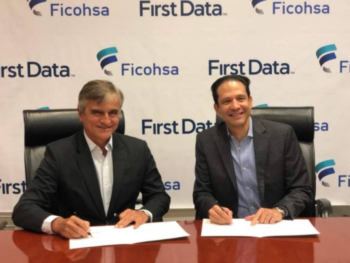Ficohsa y First Data firman alianza estratégica
